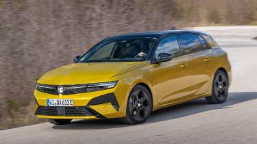 Vauxhall Astra facelift - front cornering