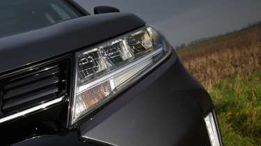 Suzuki Vitara - headlight