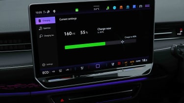 Volkswagen ID.7 Tourer - charging screen