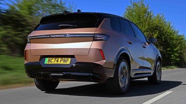 Vauxhall Grandland - rear tracking, alt