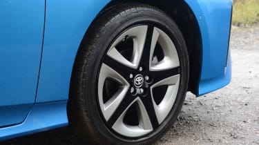 Toyota Prius - wheel