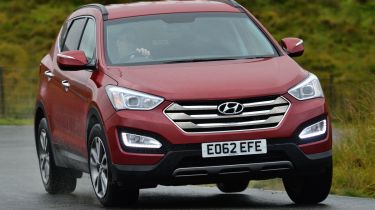 Hyundai Santa Fe front cornering