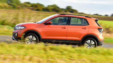 Volkswagen T-Cross - side tracking