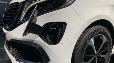 Mercedes EQV - charging