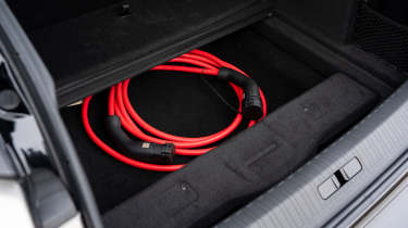 DS No8 Hybrid - cable storage