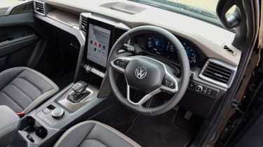Volkswagen Amarok - cabin