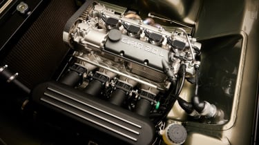 Volvo P1800 Cyan GT - engine