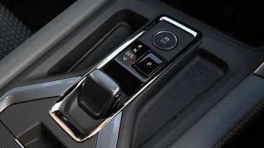 Cupra Formentor e-Hybrid - gear selector