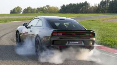 Dodge Charger Sixpack - rear action 