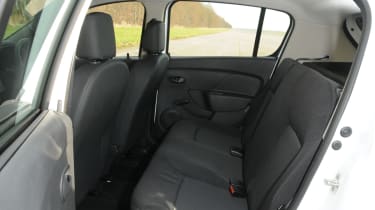 Dacia Sandero 1.2 Access rear seats