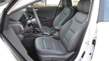 Hyundai Ioniq Plug-in hybrid - front seats