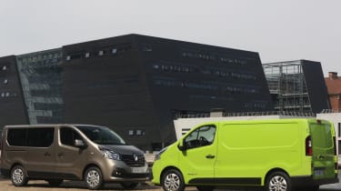 Renault Traffic - passenger and van pic