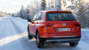 Volkswagen Tiguan snow drive review - rear tracking