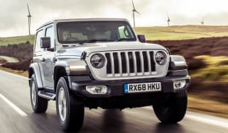 Jeep Wrangler - front tracking