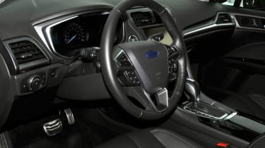 Ford Fusion 2.0 EcoBoost interior