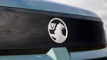 Vauxhall Frontera Hybrid - badge