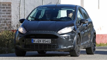Ford Fiesta 2017 mule spied front