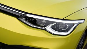 Volkswagen Golf Estate - front light