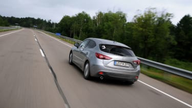 Mazda 3 rear tracking