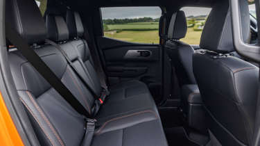 Mitsubishi L200 - rear seats