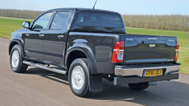 Toyota Hilux rear tracking