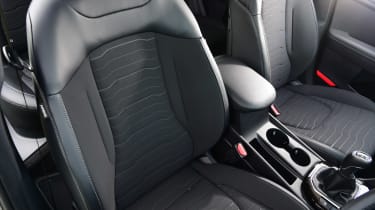 Kia Sportage - front seats
