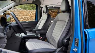 Volkswagen Transporter e-Shuttle - front seats