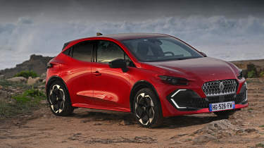 Renault Clio Hybrid E-Tech - front static