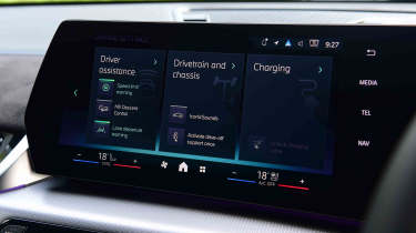 BMW iX2 - drive settings screen