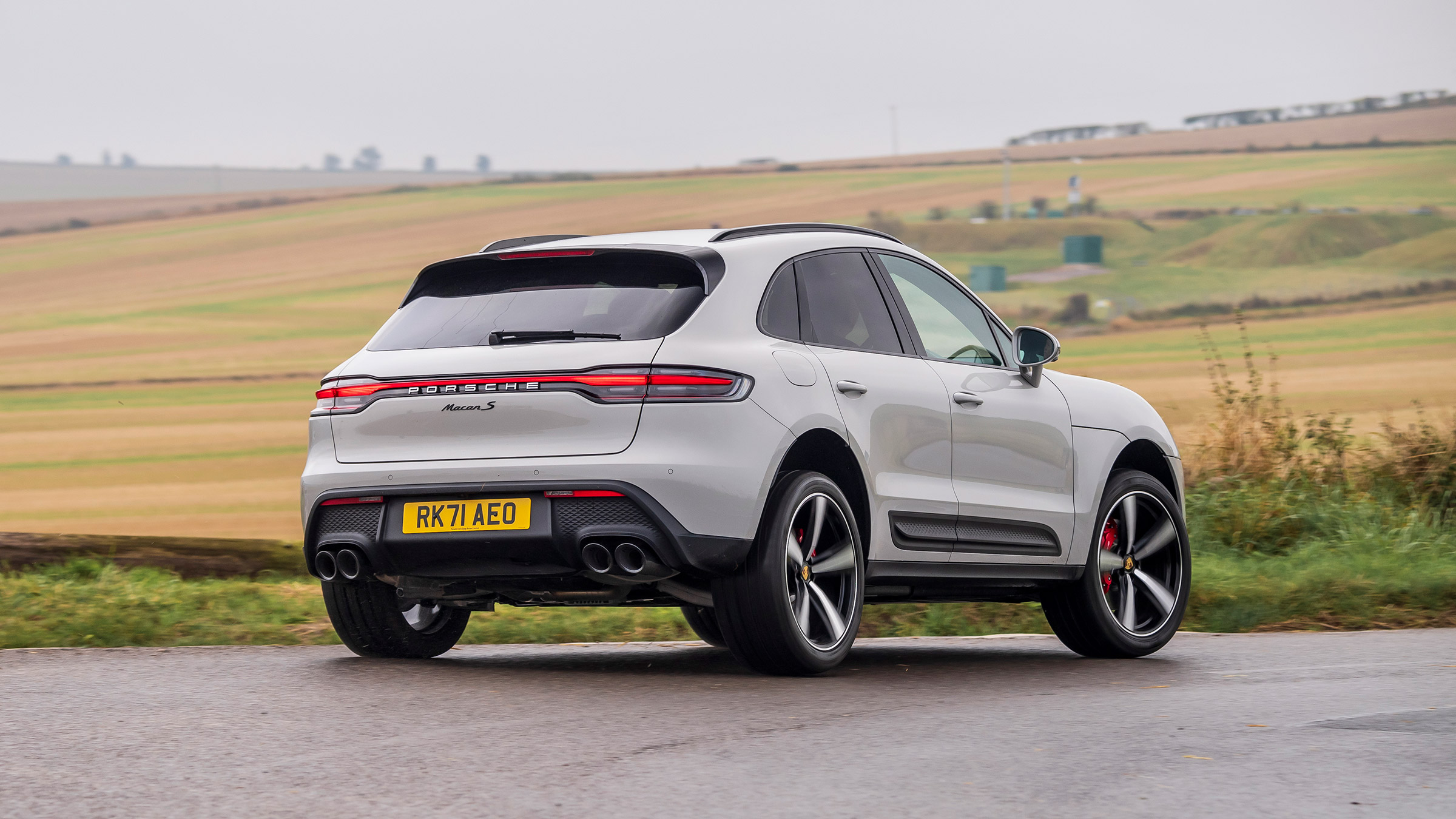 Porsche Macan review - ride and handling 2024