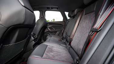 Audi SQ5 - rear seats