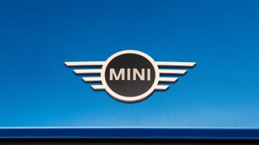 MINI Cooper 5-Door - MINI badge