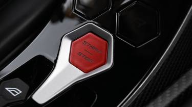 Lotus Evija - start/stop