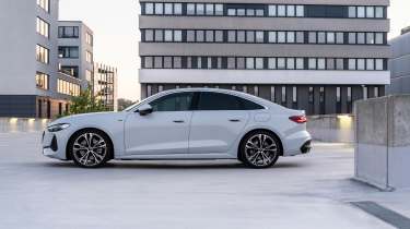 Audi A5 e-hybrid quattro static side