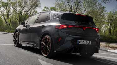 Cupra Born facelift - rear tracking 