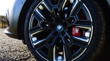 BMW i5 - wheel