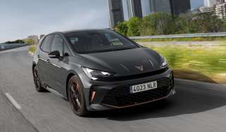 Cupra Born facelift - front tracking 
