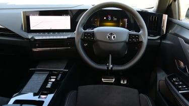 Vauxhall Astra GSe - cabin