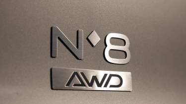 DS No8 - badge