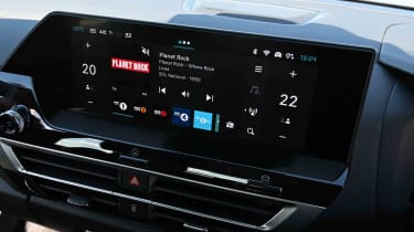 Citroen e-C4 - DAB radio screen
