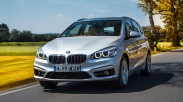 BMW 225xe - front action