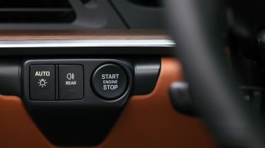 Porsche 911 Carrera - start/stop