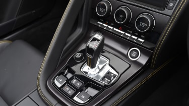 Jaguar F-Type 400 Sport - centre console