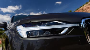 New Volvo XC60 - front light