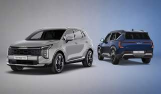 Kia Sportage and EV5 Storm - front and rear static 