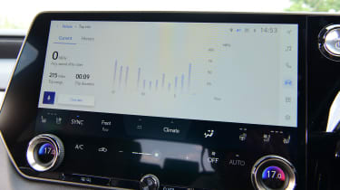 Lexus RX 500h - infotainment screen