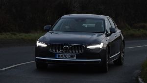 Volvo S90 - cornering