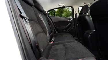 Mazda 3 Sport Black - rear seats