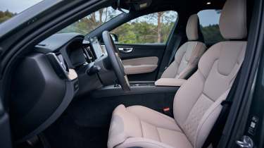 Volvo XC60 facelift - front seats