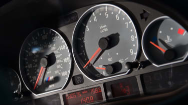 BMW M3 CSL - dials